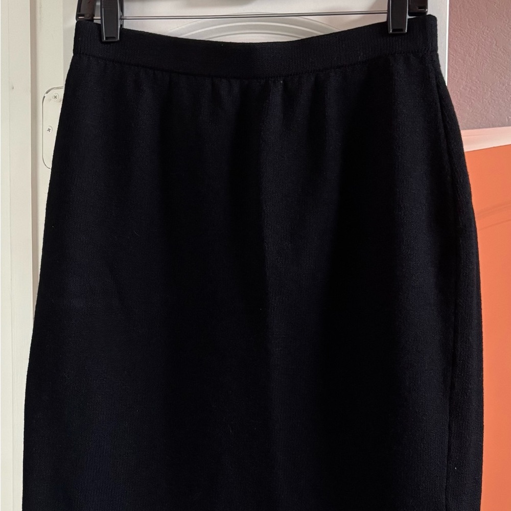 St. John Collection Elegant Black Midi Skirt